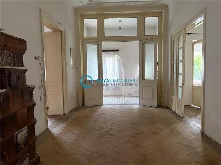Casă individuală cu 5 camere cu Canalizare în Cantacuzino
