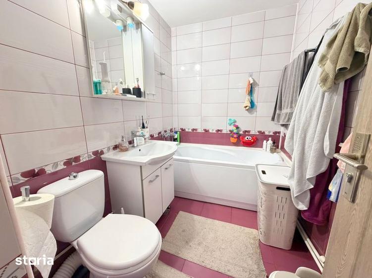 Apartament cu 3 camere decomandat în Mioriței