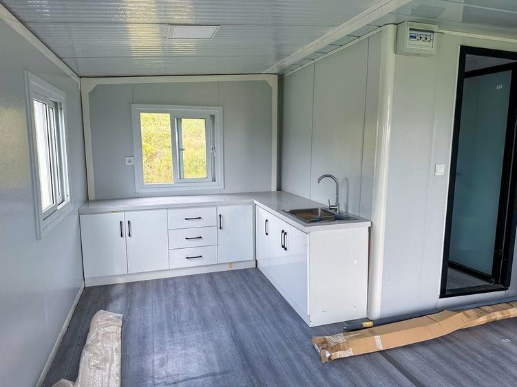 Casă cu 3 camere cu Teren 37 Mp în Exterior Vest