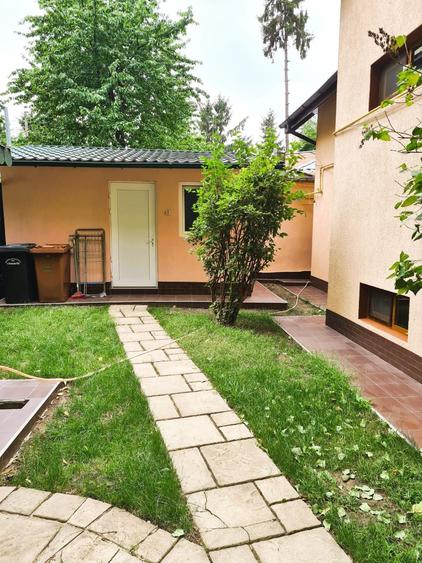 Casă individuală cu 5 camere cu Canalizare în Tătărași