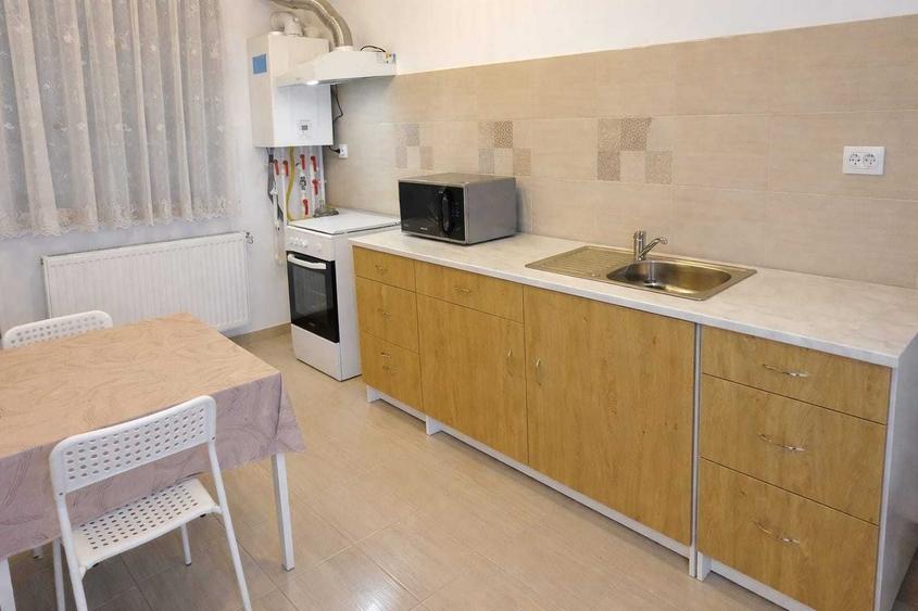 Apartament cu 2 camere decomandat în Valea Ialomiței