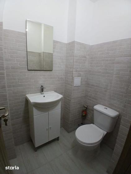 Apartament cu 3 camere decomandat în Parincea