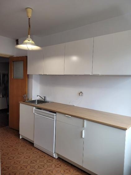 Apartament cu 3 camere decomandat în Dorobanți