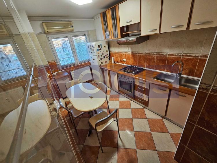 Apartament cu 3 camere semidecomandat, mobilat în Tineretului
