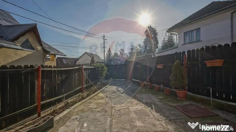 Casă cu 5 camere cu Teren 145 Mp în Dârste