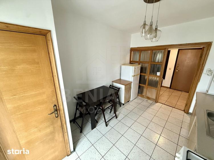 Apartament cu 3 camere decomandat în Central