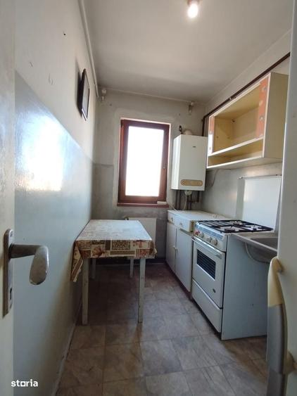 Apartament cu 2 camere semidecomandat în Centrul Civic
