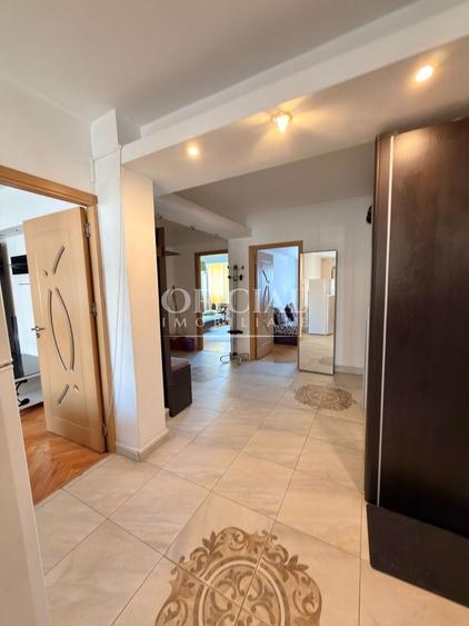 Apartament cu 3 camere decomandat, mobilat în Central