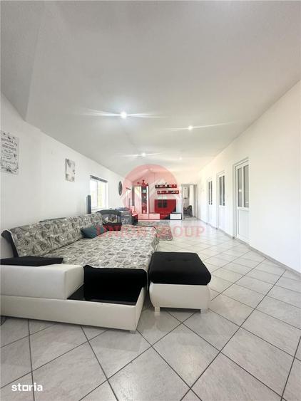 Casă cu 8 camere cu Teren 624 Mp în Valu lui Traian