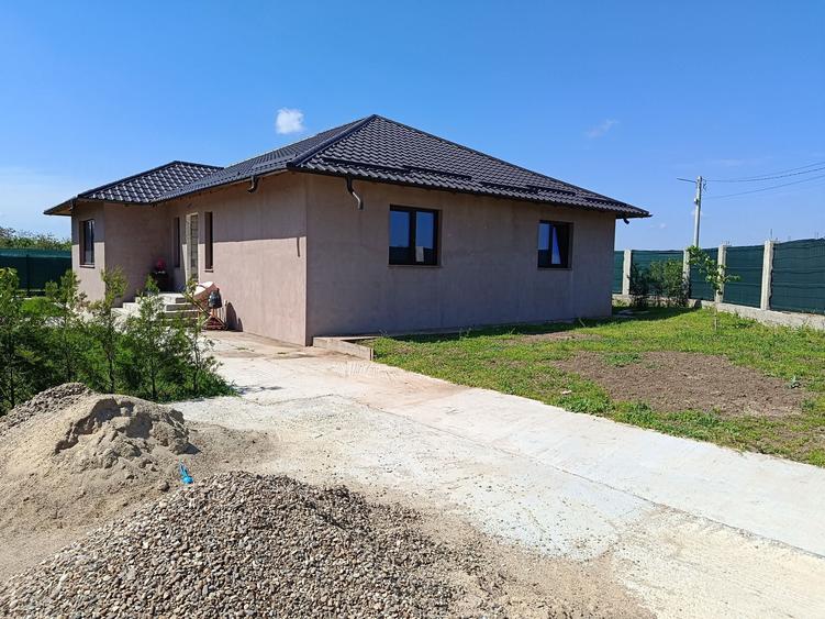 Casă cu 3 camere în Ciulnița