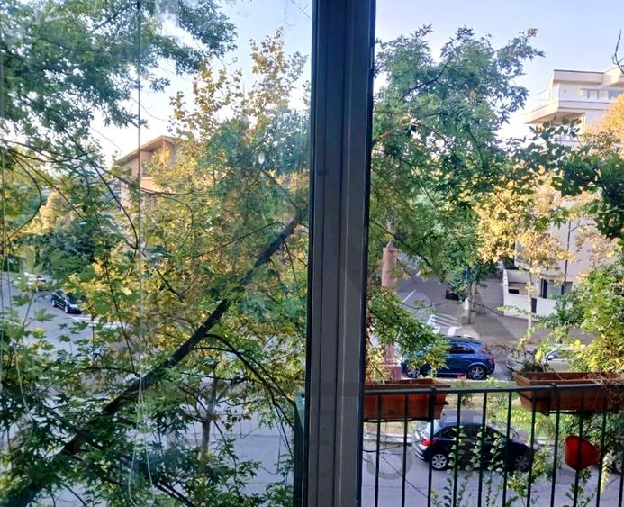 Apartament cu 2 camere decomandat în Primăverii