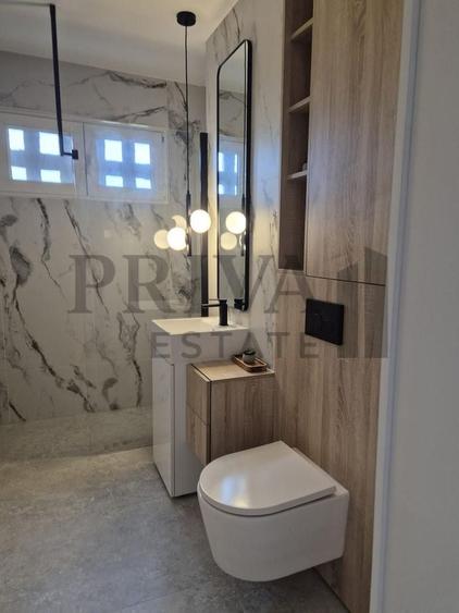 Apartament cu 3 camere semidecomandat, mobilat în Circumvalațiunii