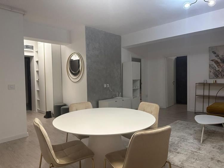 Apartament cu 3 camere, mobilat în Pipera