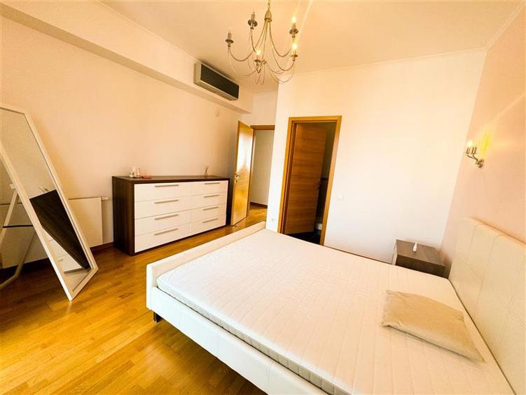 Apartament cu 3 camere decomandat, mobilat în Central
