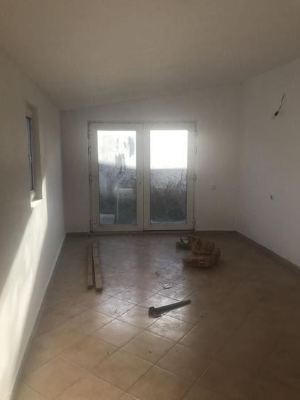 Casă cu 4 camere în Bălăceanu