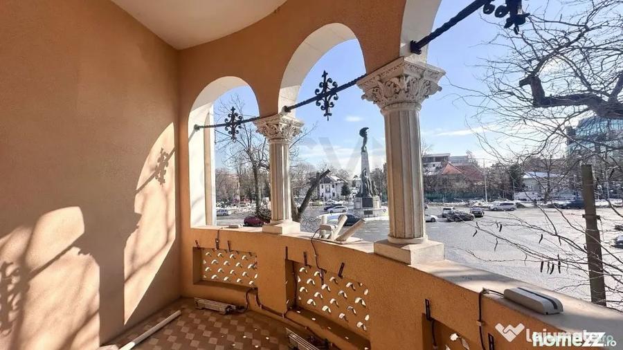Casă cu 7 camere cu Teren 370 Mp în Aviatorilor