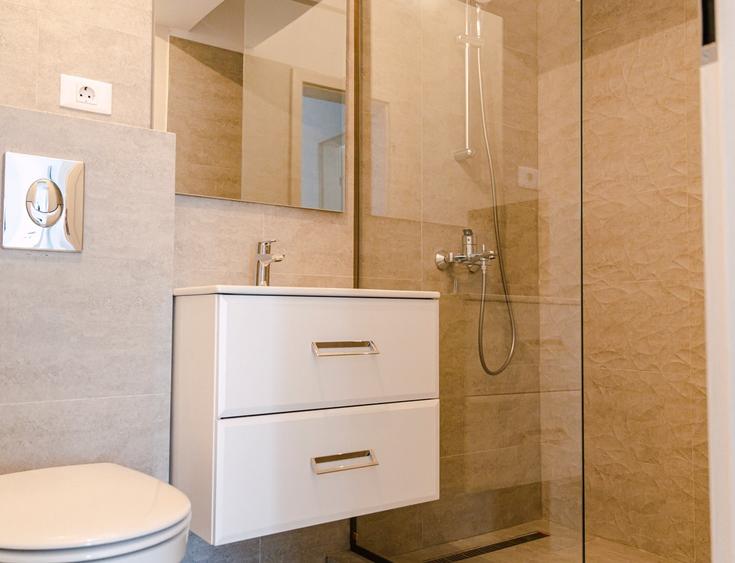 Apartament cu 2 camere decomandat în Dobroești