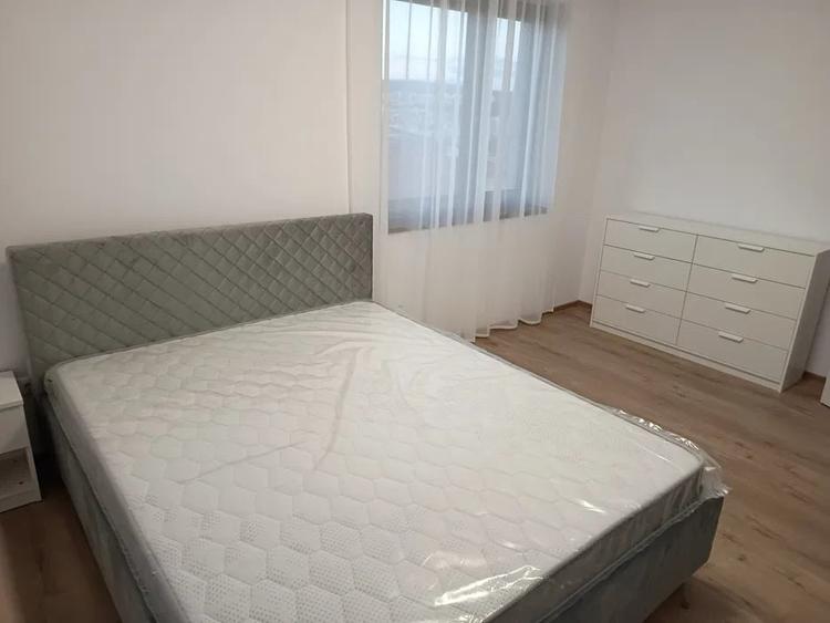Duplex cu 5 camere cu Canalizare în Dâmbul Rotund
