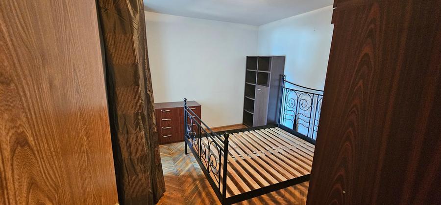 Apartament cu 3 camere decomandat, mobilat în Clucerului