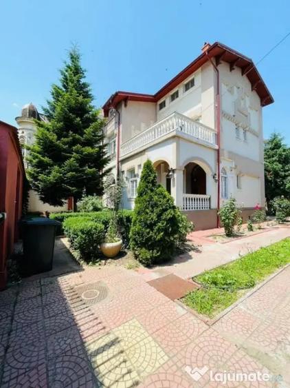 Casă cu 7 camere cu Teren 180 Mp în Parcul Carol