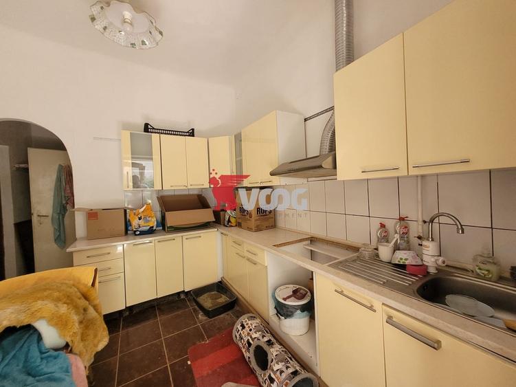 Apartament cu 6 camere semidecomandat în Traian