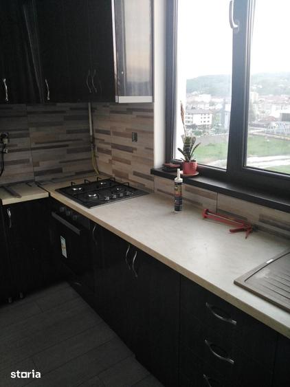 Apartament cu 3 camere semidecomandat în Exterior Vest