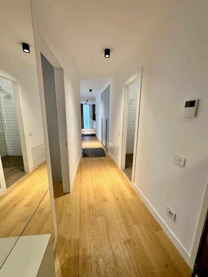 Apartament cu 4 camere decomandat, mobilat în Băneasa