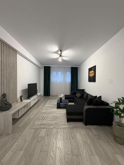 Apartament cu 2 camere decomandat, mobilat în Central