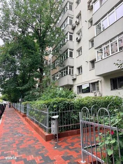 Apartament cu 3 camere decomandat în Dristor