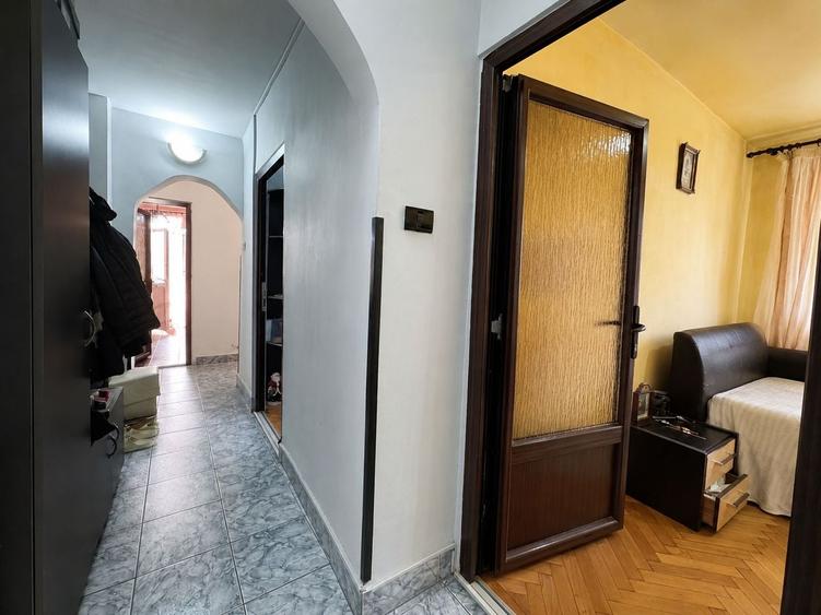 Apartament cu 4 camere decomandat în Mărăști