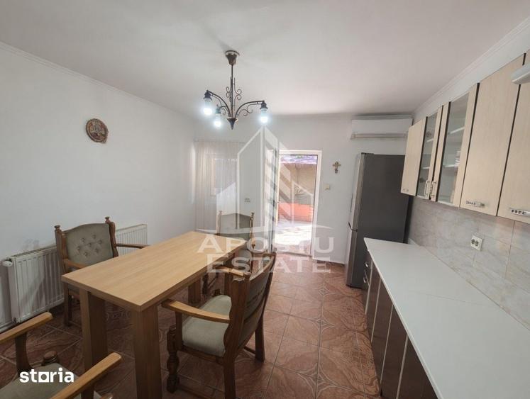 Casă cu 5 camere cu Teren 719 Mp în Periam