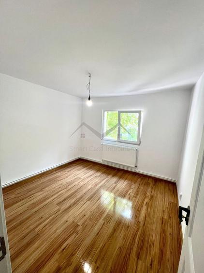 Apartament cu 4 camere decomandat în Dacia