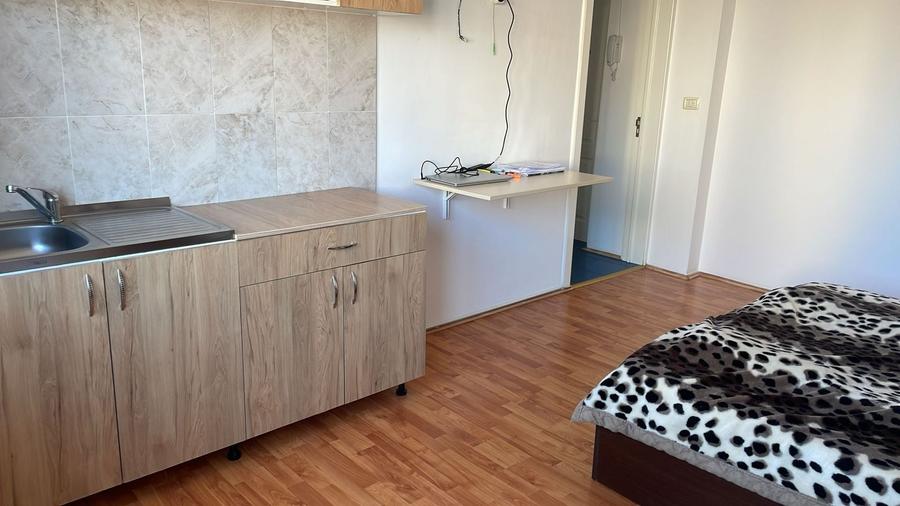 Garsonieră decomandată, mobilată în Complex Studențesc