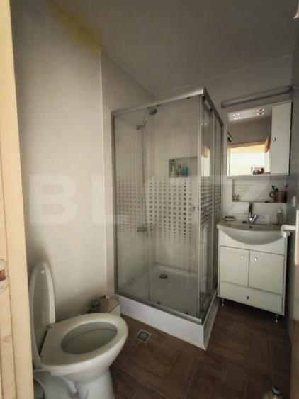 Apartament cu 2 camere semidecomandat, mobilat în Decebal