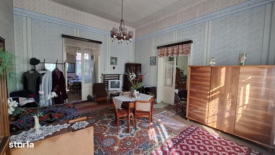 Casă cu 3 camere în Central