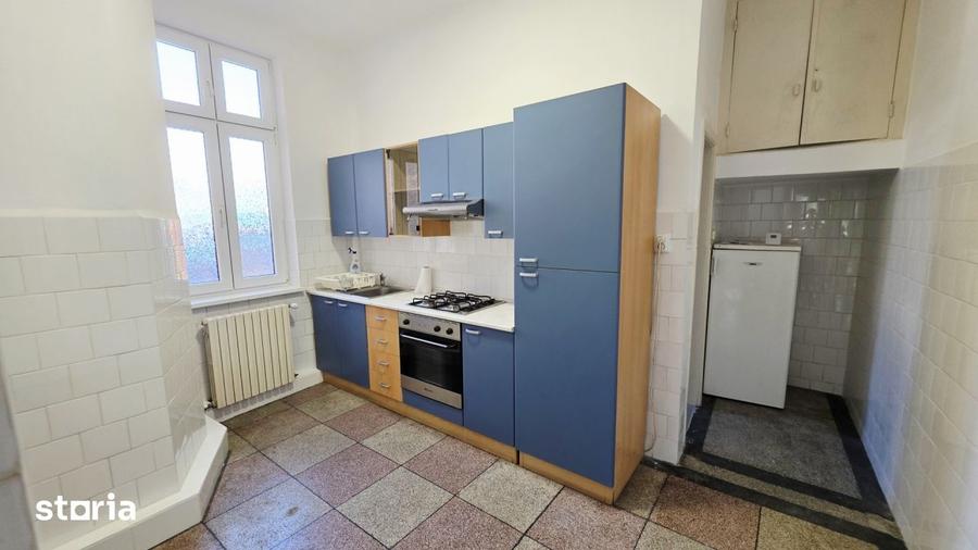 Apartament cu 3 camere, mobilat în Centrul Istoric