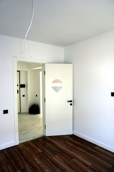Apartament cu 3 camere decomandat în Theodor Pallady