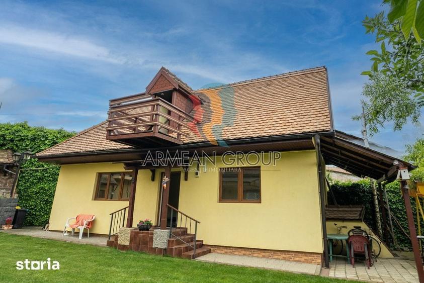 Casă cu 8 camere decomandat cu Teren 660 Mp în Central