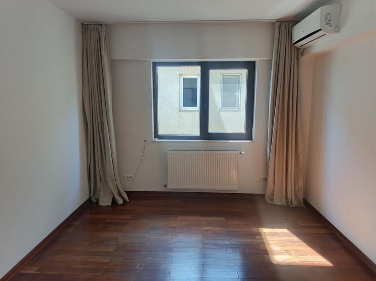 Casă individuală cu 4 camere cu Teren 400 Mp în Pipera