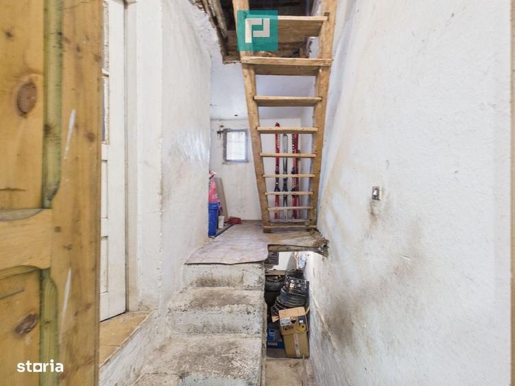 Casă cu 4 camere cu Teren 4427 Mp în Central