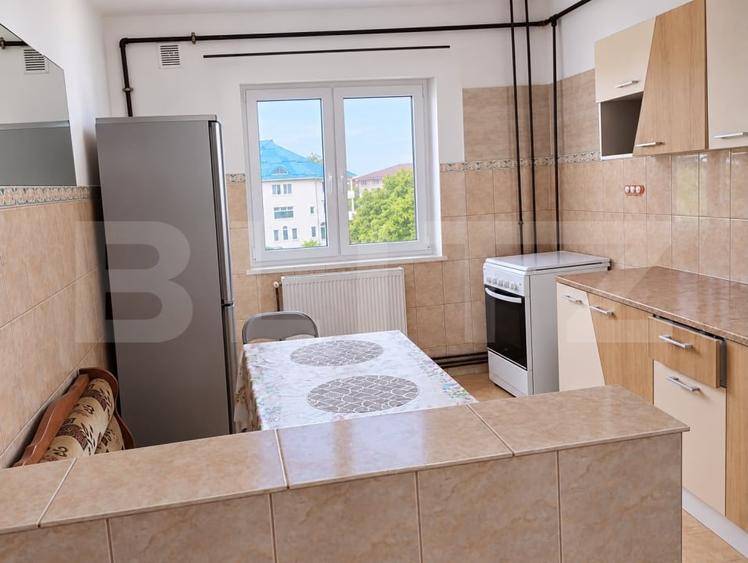 Apartament cu 3 camere semidecomandat, mobilat în Șagului