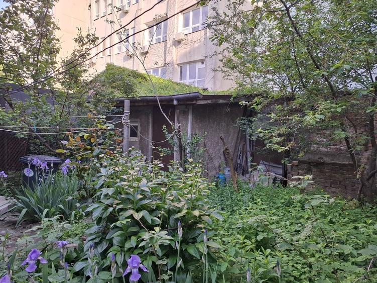 Casă individuală cu 2 camere cu Canalizare în Domenii