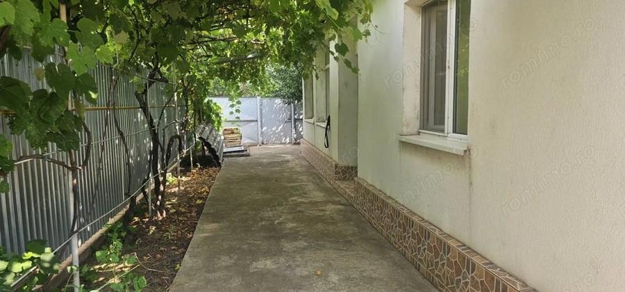 Casă cu Teren 1055 Mp în Vânători