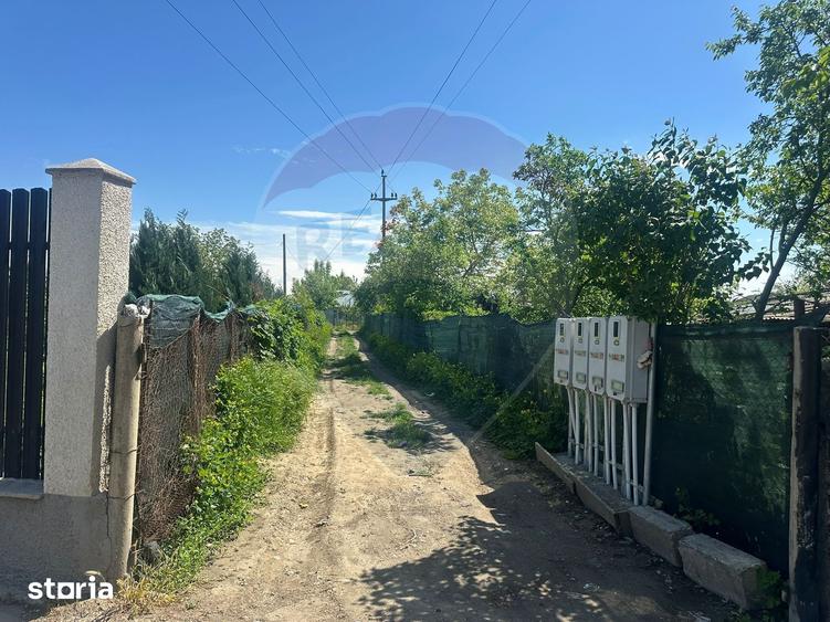 Teren de 6716 mp, în Izvoare