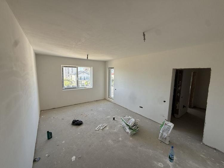 Apartament cu 3 camere decomandat în Dobroești