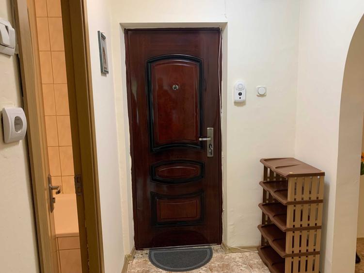 Garsonieră decomandată, mobilată în Muncii