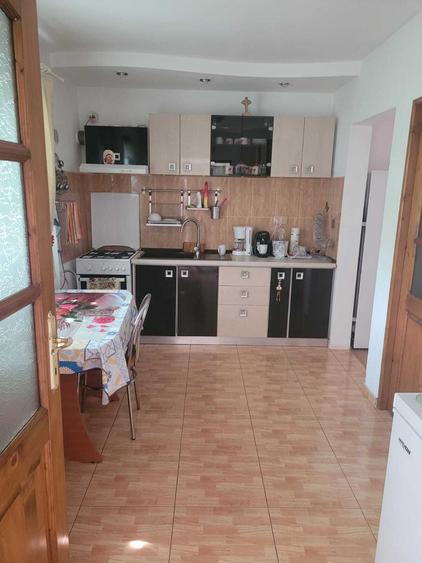 Casă cu 3 camere în Central