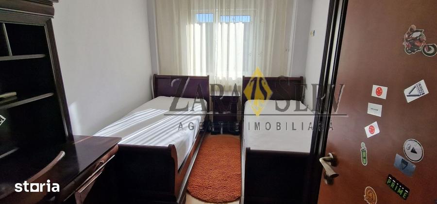 Apartament cu 3 camere decomandat în Cantacuzino