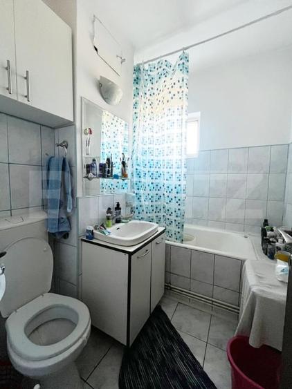 Apartament cu 3 camere decomandat, mobilat în Mircea cel Bătrân