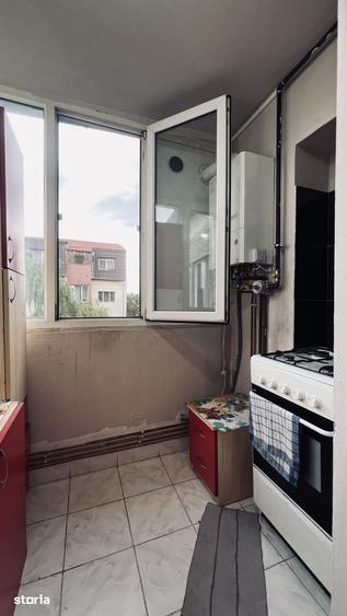 Apartament cu 3 camere decomandat în Aradului